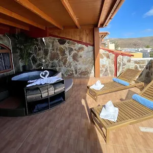 https://chabelas-penthouse.in-canary-islands.com